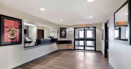 Extended Stay America Suites Kansas City South