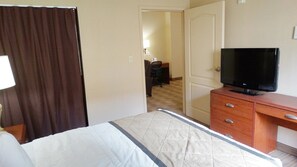 Desk, iron/ironing board, free WiFi, bed sheets - Extended Stay America Suites Dallas Frankford Road (Dallas)