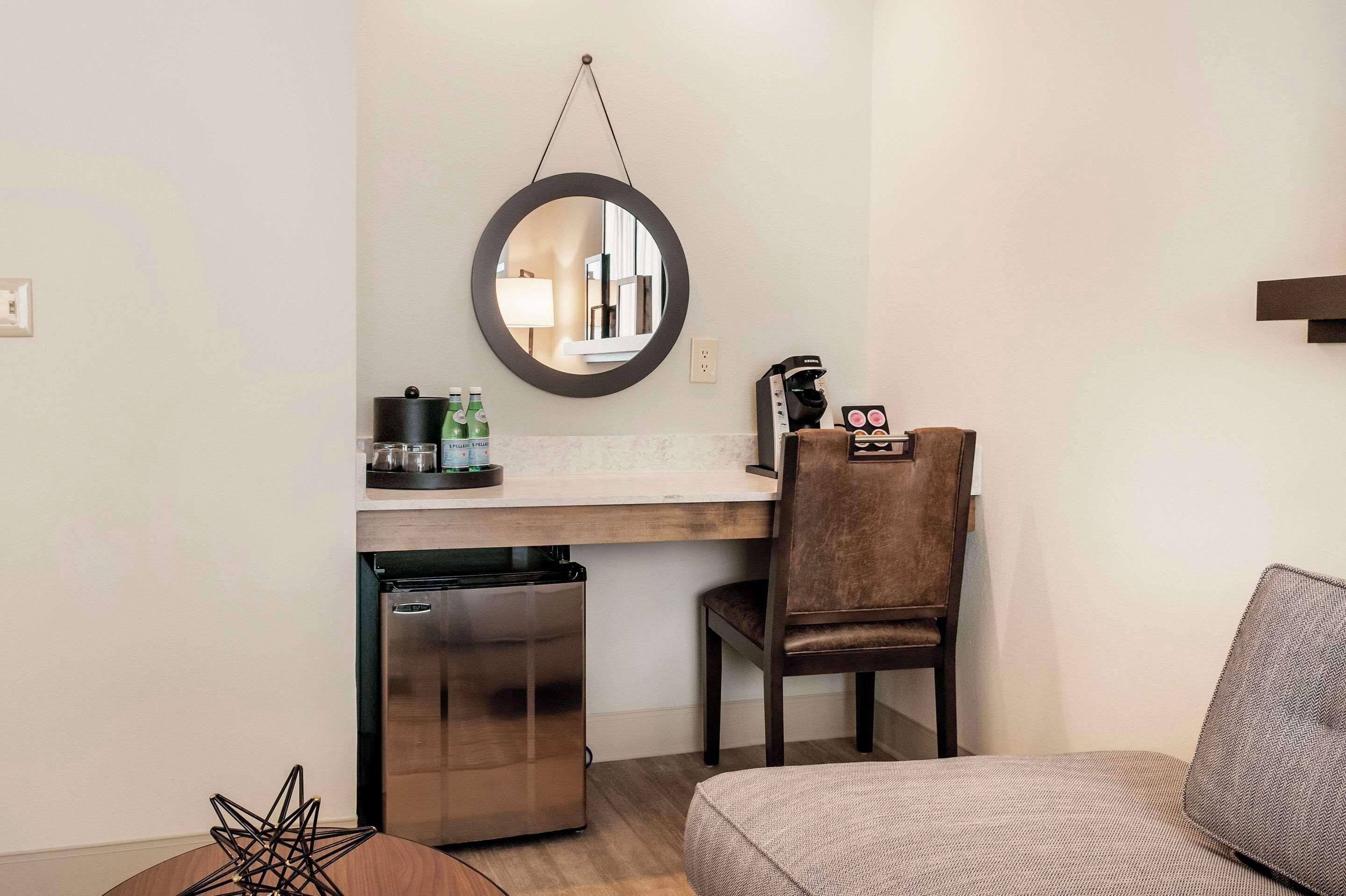 room, 2 queen beds, non smoking | 1 bedroom, pillow-top beds, in-room safe, desk