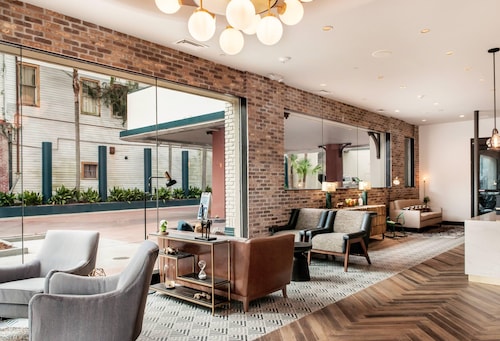 St Charles Coach House, an Ascend Collection Hotel