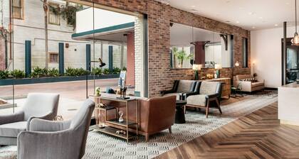 St Charles Coach House, an Ascend Collection Hotel