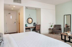 1 King Bed, Nonsmoking, Upgrade | Pillowtop beds, in-room safe, desk, laptop workspace