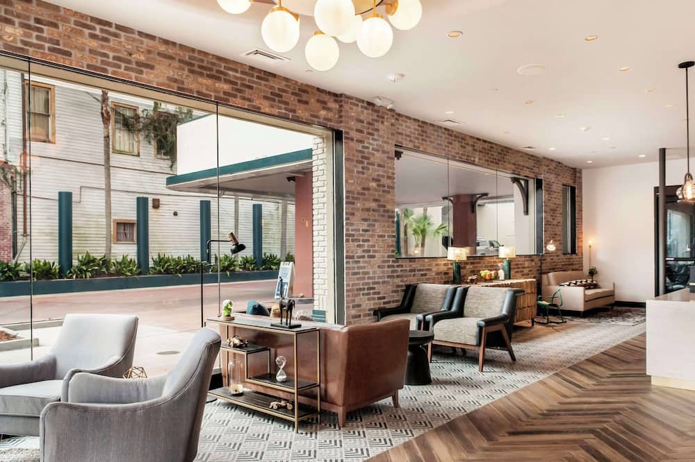 St Charles Coach House, an Ascend Collection Hotel