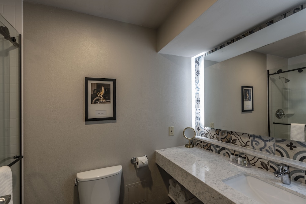 St Charles Coach House, an Ascend Collection Hotel by null