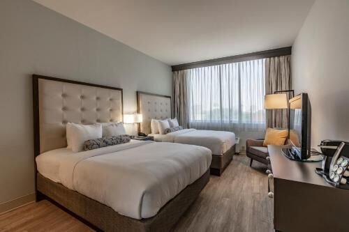 Pillowtop beds, in-room safe, desk, laptop workspace