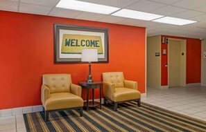 Lobby - Extended Stay America Suites Detroit Madison Heights (Madison Heights)