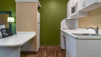 Studio, 1 Queen Bed, Non Smoking | Private kitchen | Fridge, microwave, stovetop, cookware/dishes/utensils