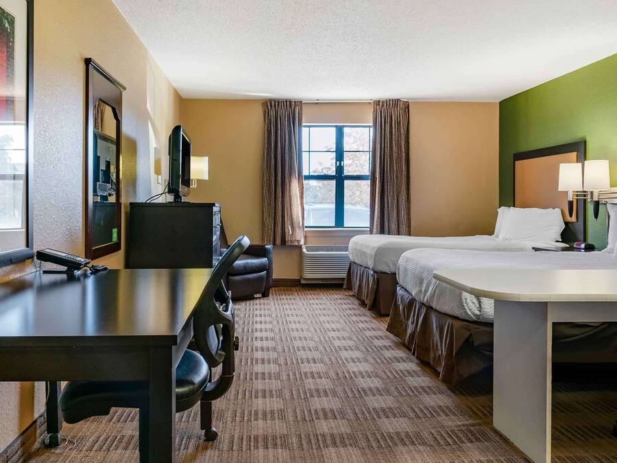 Estúdio, 2 camas de casal, para não fumantes | Escrivaninha, cortinas blackout, ferros/tábuas de passar roupa