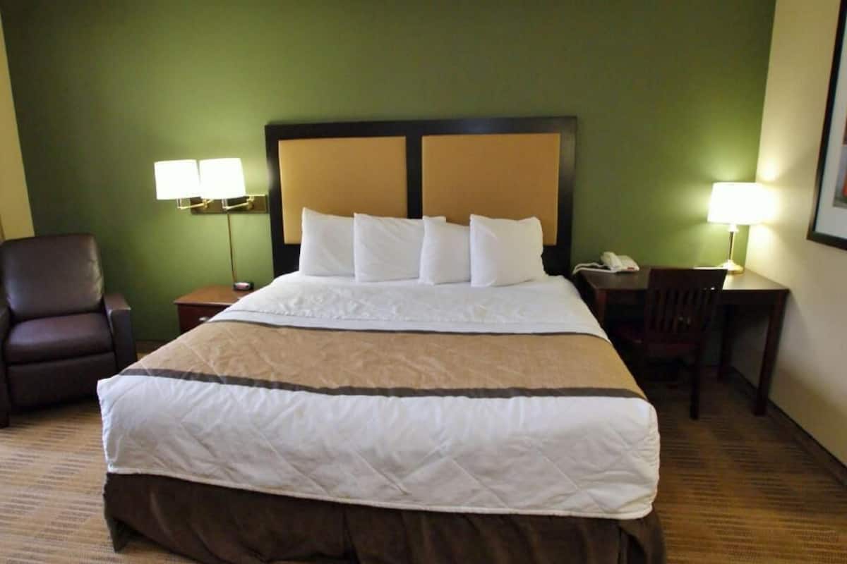 Desk, iron/ironing board, free WiFi