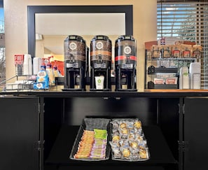 Free daily on-the-go breakfast - Extended Stay America Suites Sacramento White Rock Rd (Rancho Cordova)
