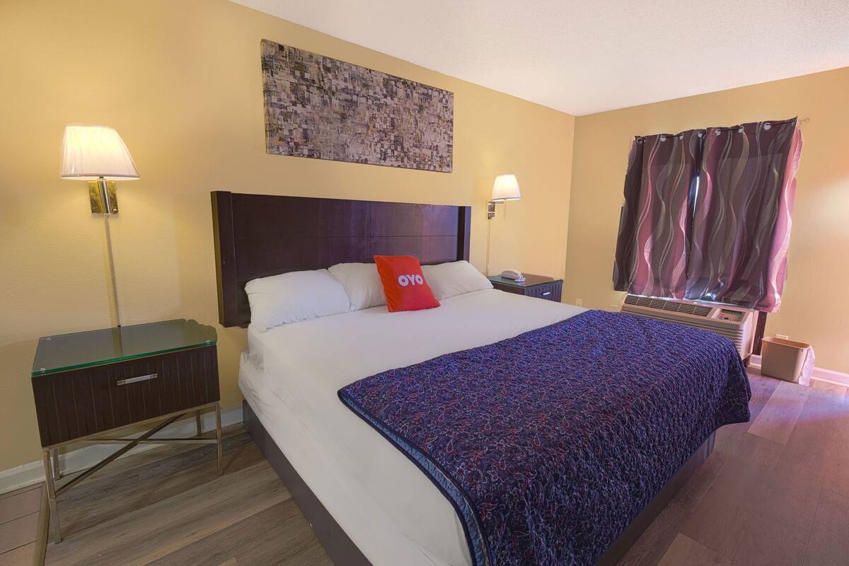 Desk, free WiFi, bed sheets, alarm clocks