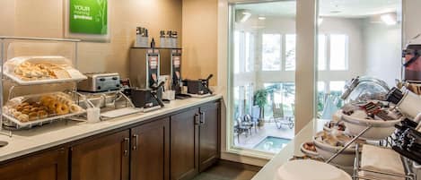 Free daily buffet breakfast