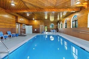 Piscine intérieure