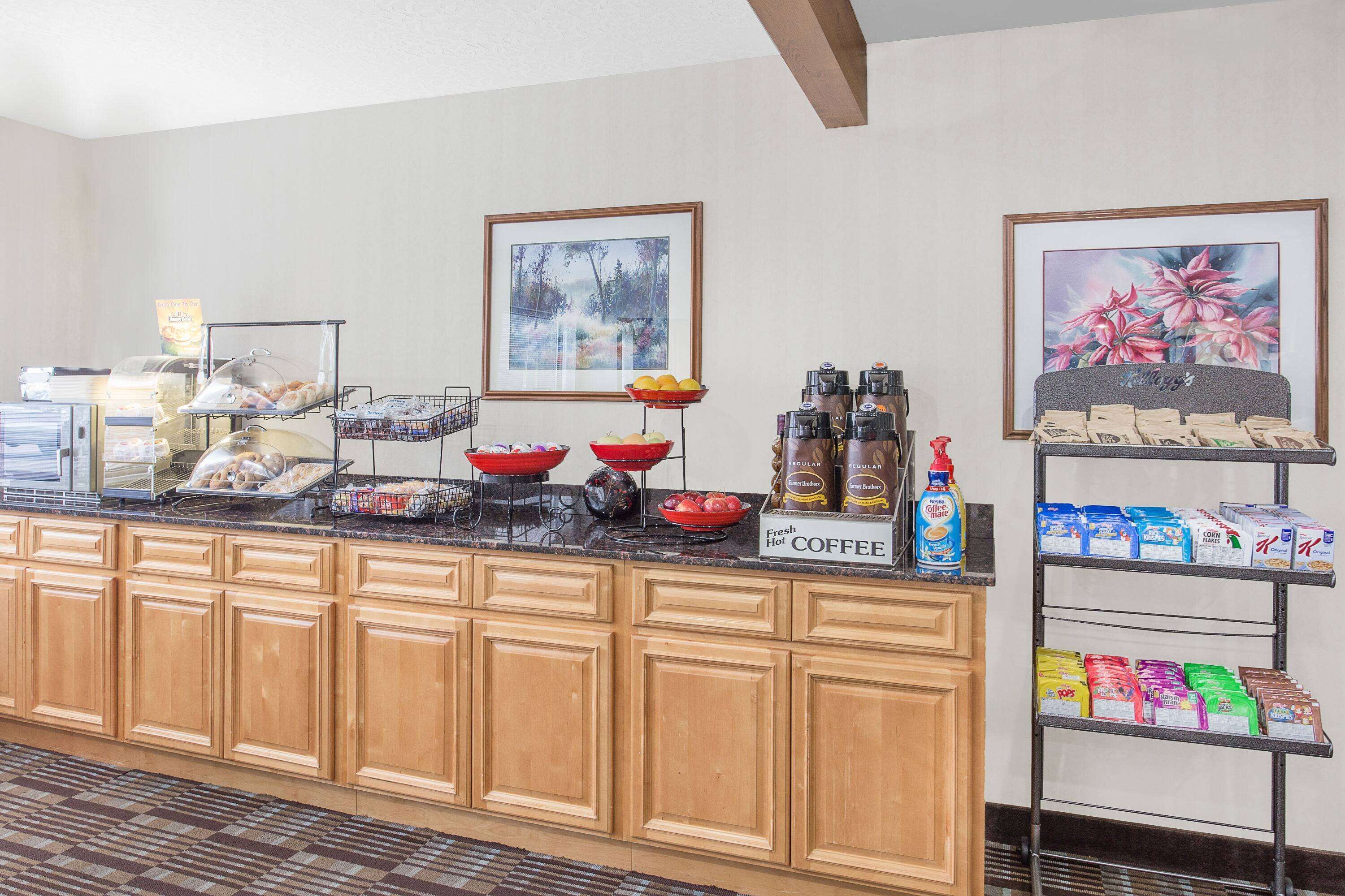 free daily continental breakfast