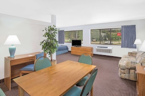 Executive Room, 2 Queen Beds, Kitchen (2nd Floor)