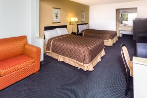 ห้องดีลักซ์, เตียงใหญ่ 2 เตียง | โต๊ะทำงาน, ผ้าปูที่นอน