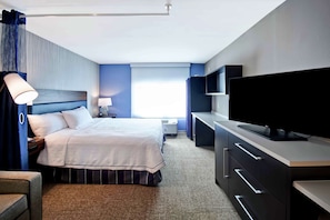 Studio Suite, 1 King Bed, Non Smoking | Premium bedding, in-room safe, desk, laptop workspace