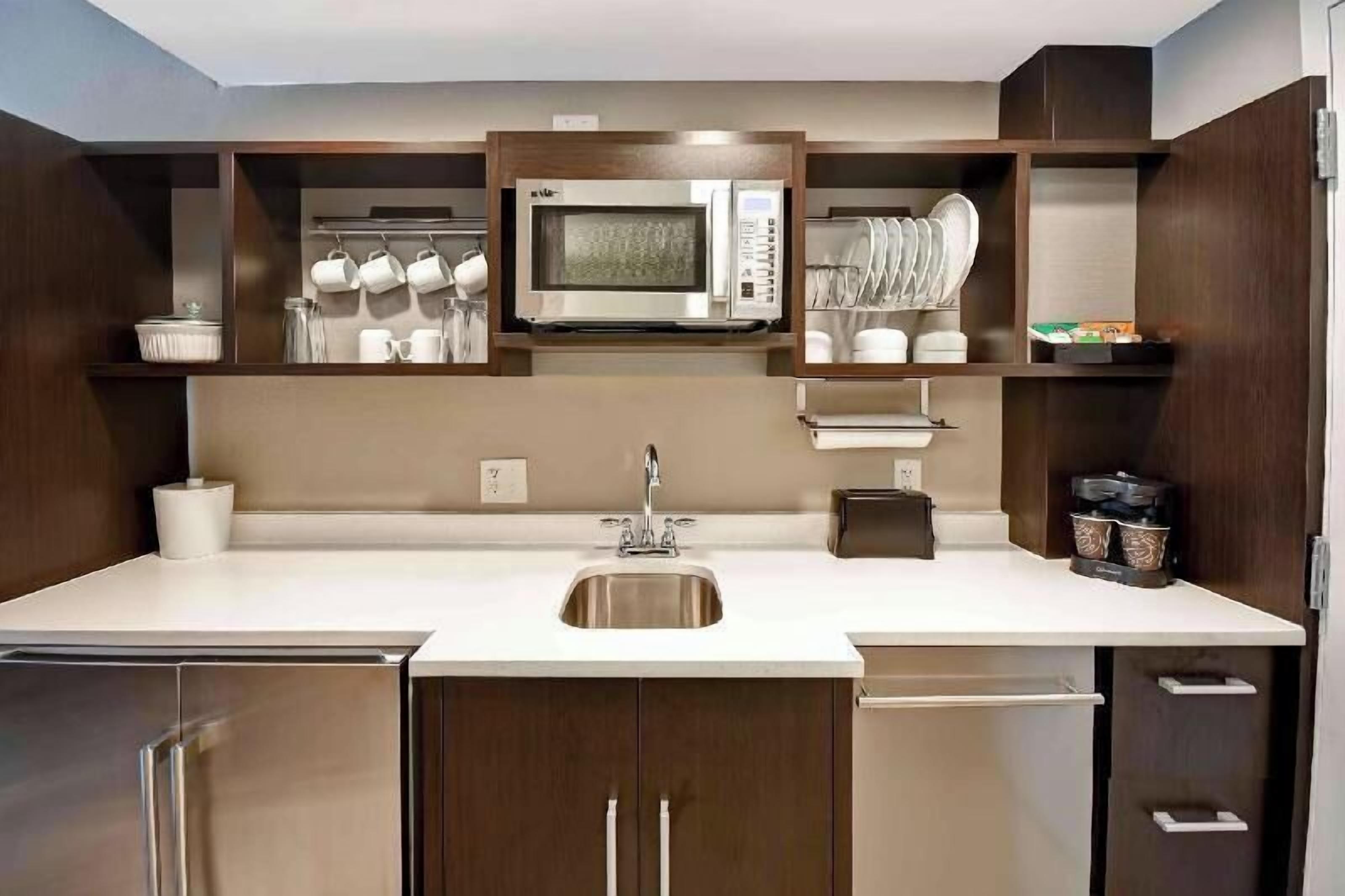 Private kitchen | Fridge, microwave, dishwasher, coffee/tea maker