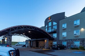 Exterior - Comfort Inn & Suites Medicine Hat (Medicine Hat)