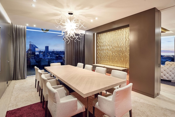 Presidential-Suite | Minibar, Zimmersafe, Verdunkelungsvorhänge, schallisolierte Zimmer