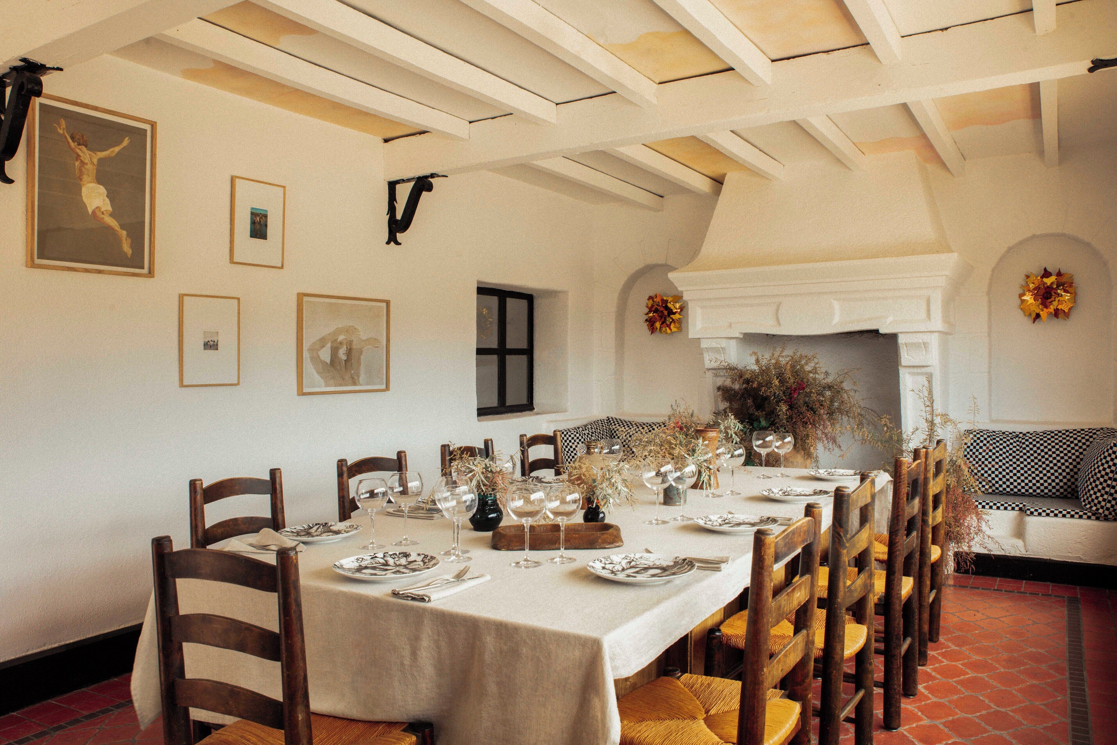 Déjeuner et dîner servis sur place, spécialités Cuisine française