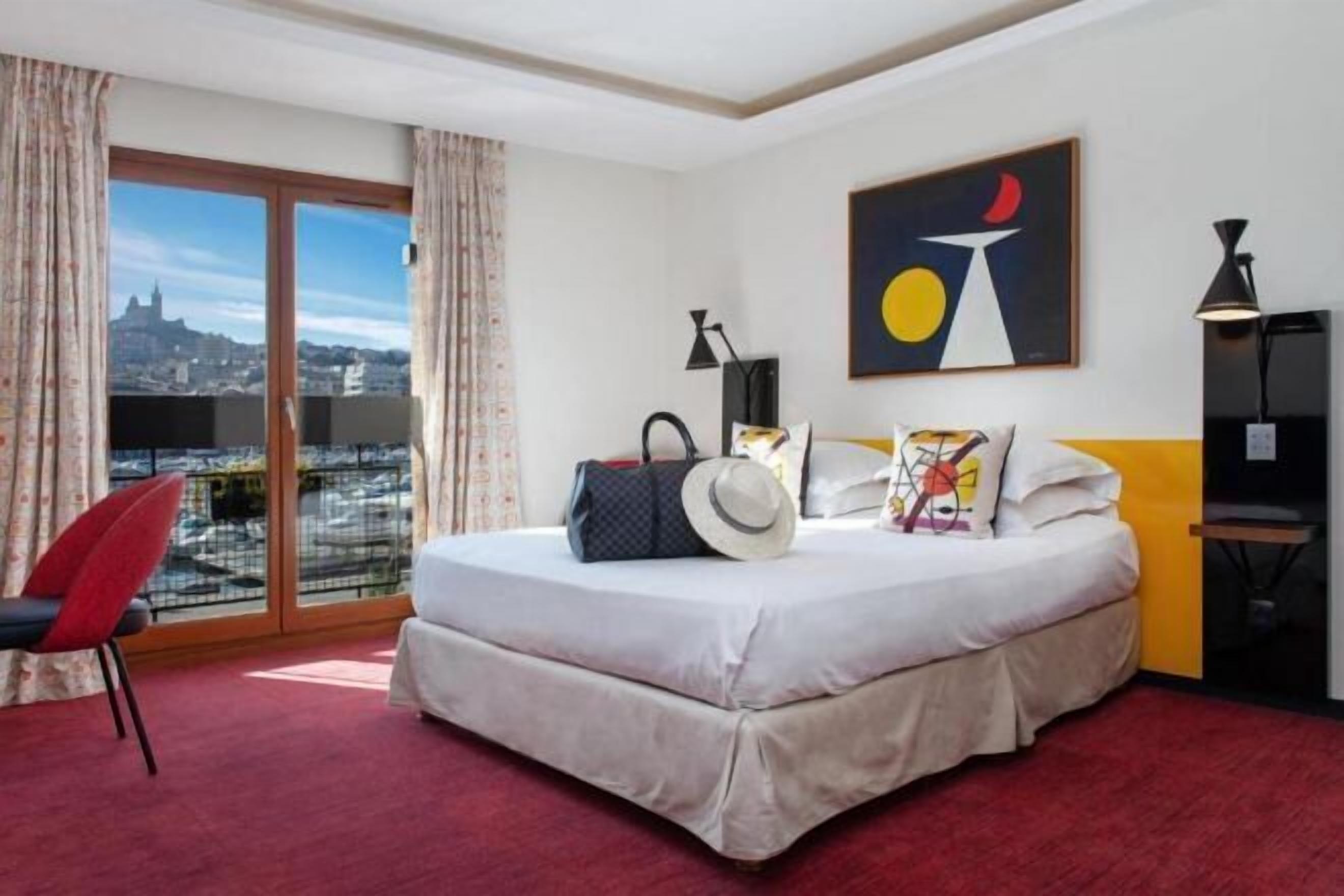 Premium bedding, minibar, in-room safe, blackout drapes