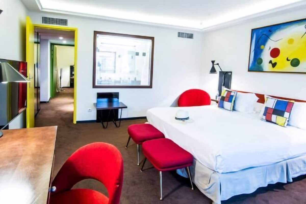 Ropa de cama de alta calidad y minibar