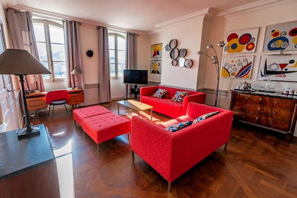 Junior suite | Luxe beddengoed, een minibar, een kluis op de kamer