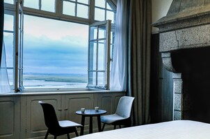 迷你吧、办公桌、遮光窗帘、免费 WiFi