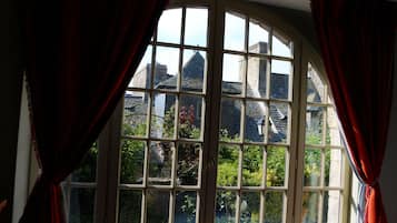 Kamer, 1 twee- of 2 eenpersoonsbedden (Annex or Main Building) | Kameruitzicht