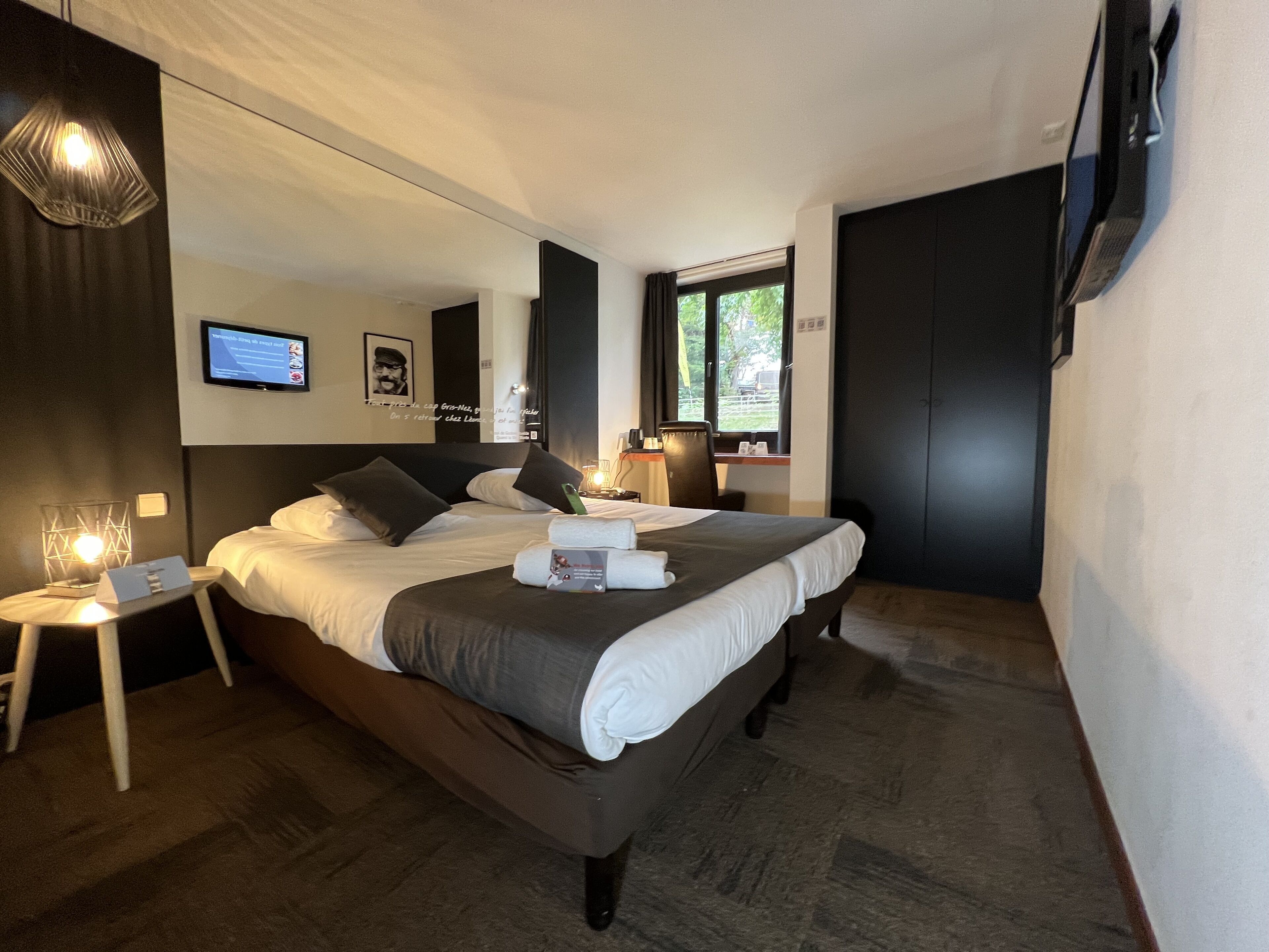 premium bedding, desk, soundproofing, free cots/infant beds