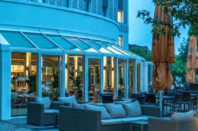 Globana Airport Hotel