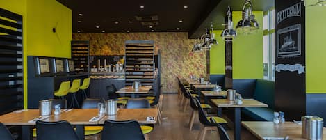 Petit déjeuner buffet servi tous les jours en supplément