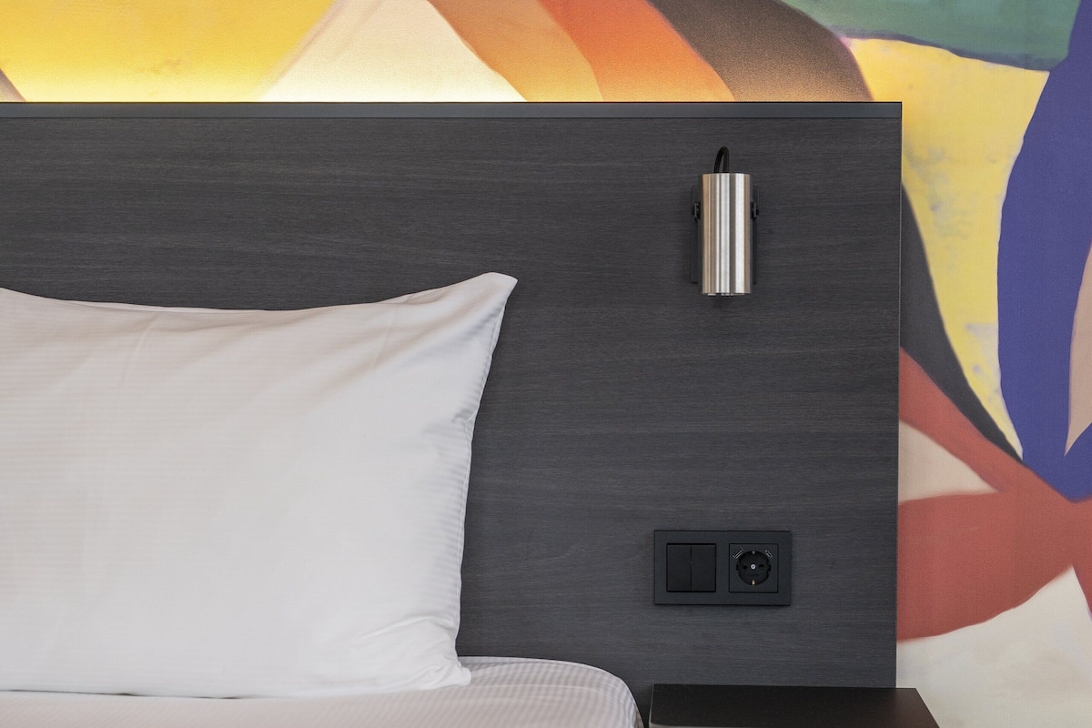 Minibar, in-room safe, blackout drapes, free WiFi