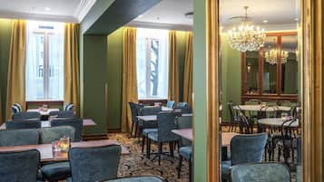 Se sirven desayunos, almuerzos, cenas y cocina internacional