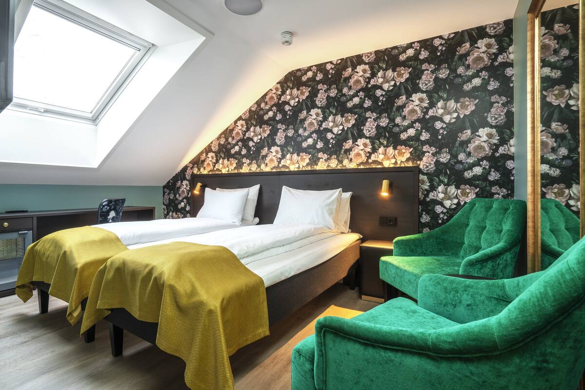 1 bedroom, premium bedding, pillow-top beds, minibar