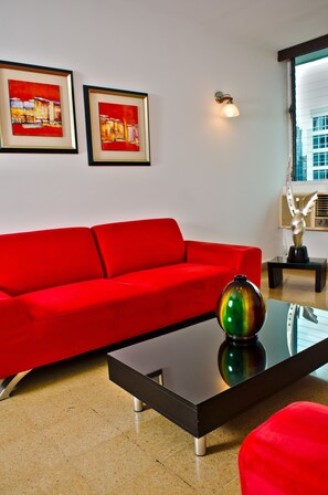 Suite, 2 Double Beds | Living room