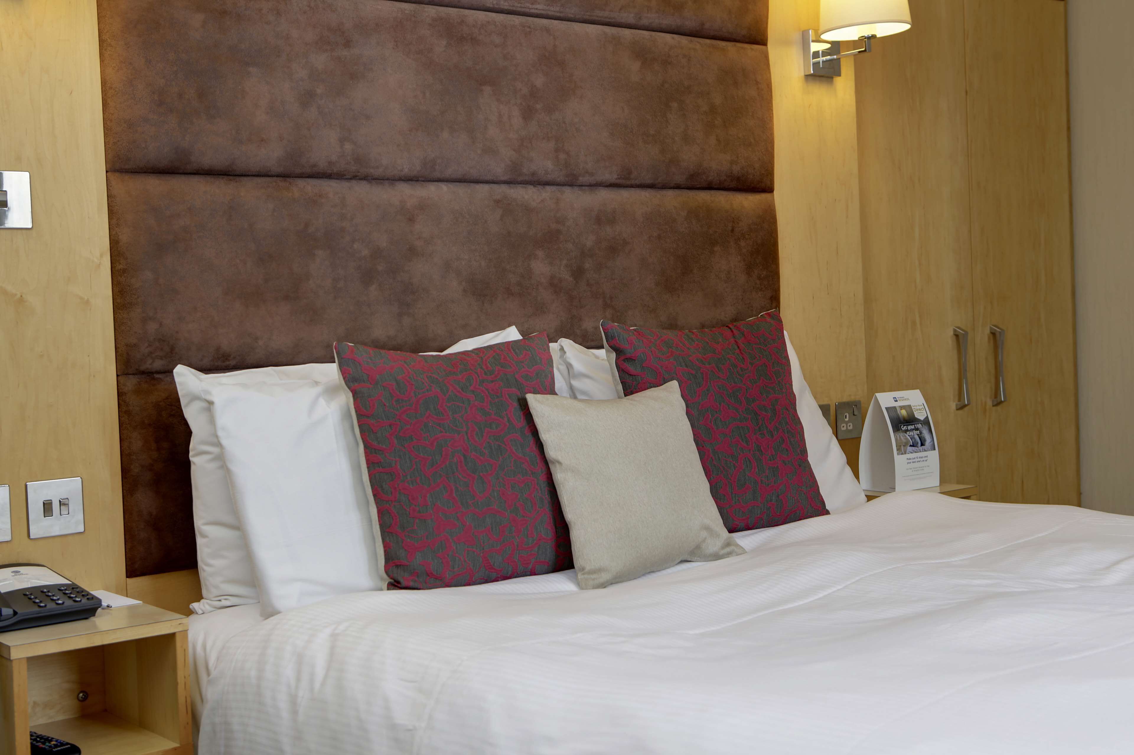 comfort room, 1 double bed, non smoking | 1 bedroom, premium bedding, in-room safe, desk