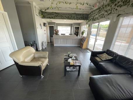 Lobby. Gun Barrel Executive Inn