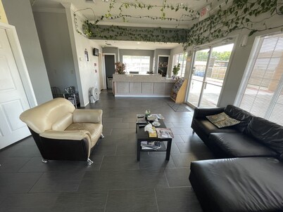 Gun Barrel Executive Inn