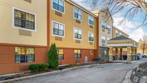 Exterior - Extended Stay America Select Suites Detroit Farmington Hills (Farmington Hills)