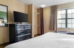 Studio, 1 King Bed, Non Smoking