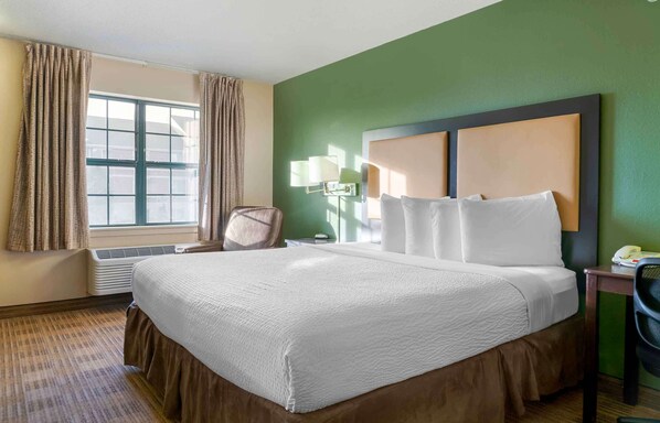 Studio, 1 King Bed, Non Smoking