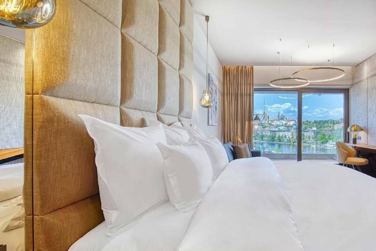 1 sovrum, minibar och värdeförvaringsskåp på rummet