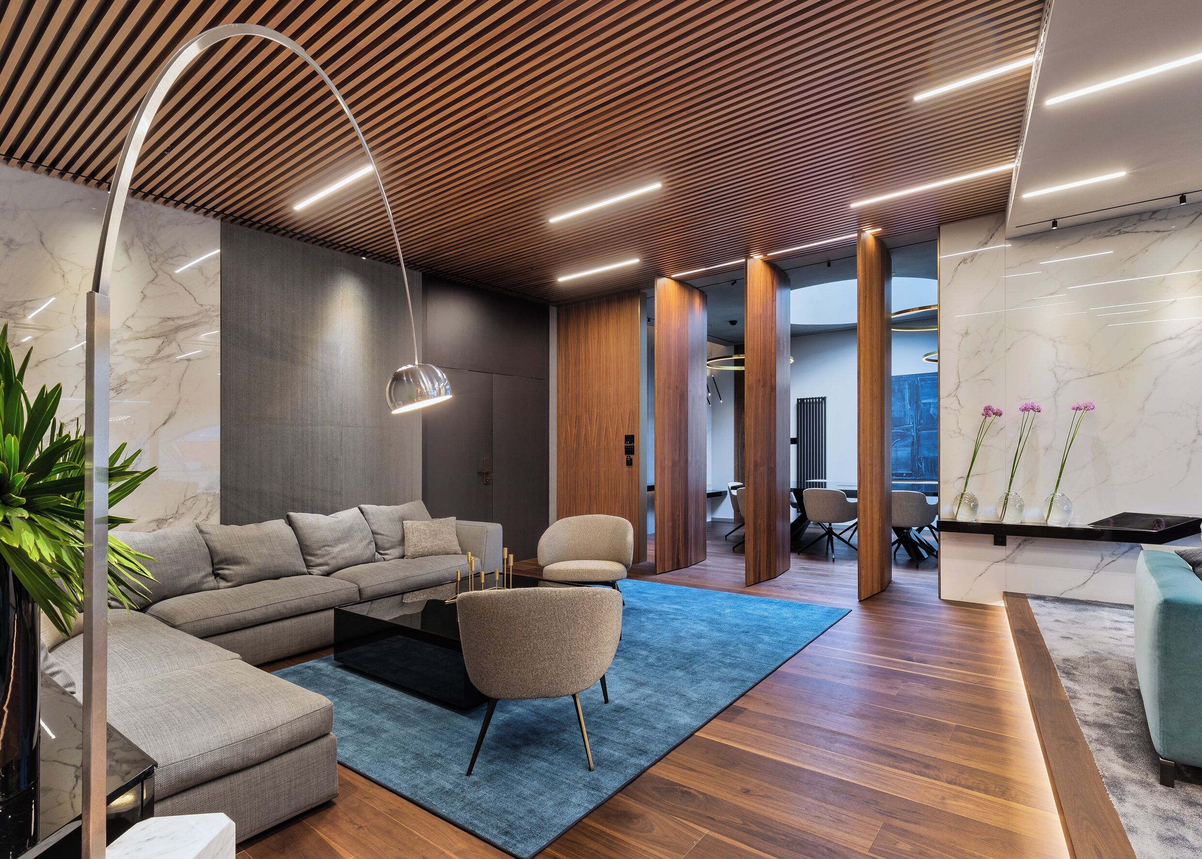 royal penthouse | living area