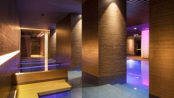 Couples treatment room(s), hot tub, Thai massages, facials