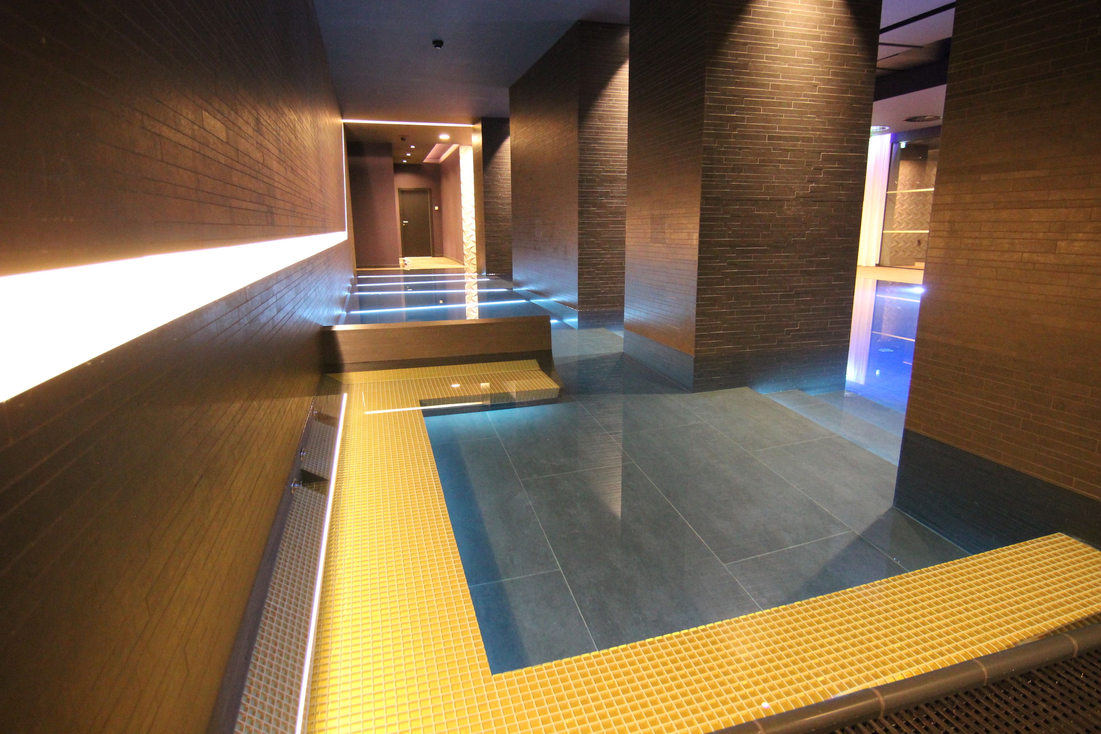 indoor pool, open 10 am to 9 pm, pool loungers