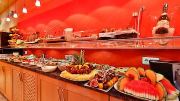 Daily buffet breakfast (EUR 12.90 per person)