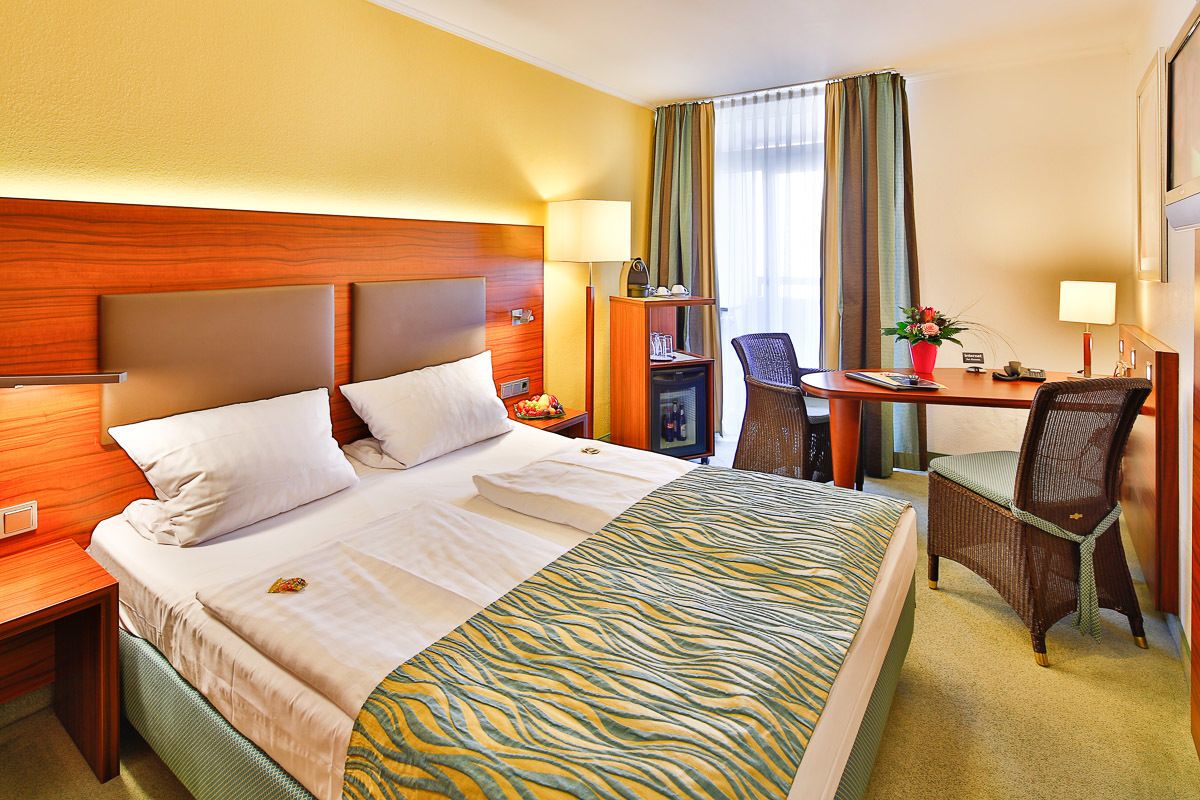 50-cm-LCD-Fernseher mit Satellitenempfang, Fernseher