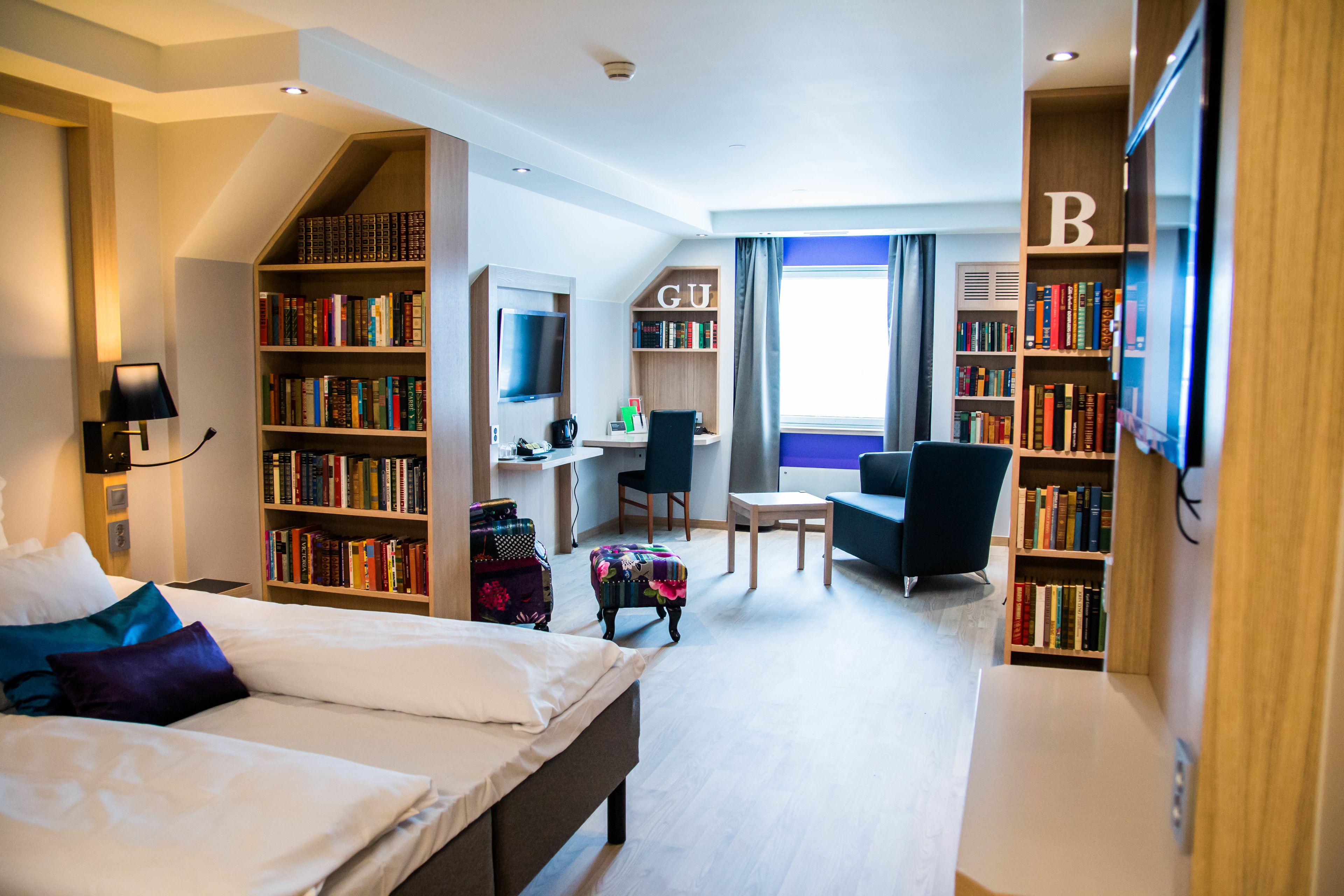 superior room, 2 single beds, non smoking | desk, iron/ironing board, cots/infant beds